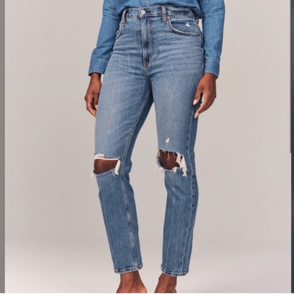 NWT Abercrombie & Fitch Ankle Jeans 26R - Picture 1 of 3
